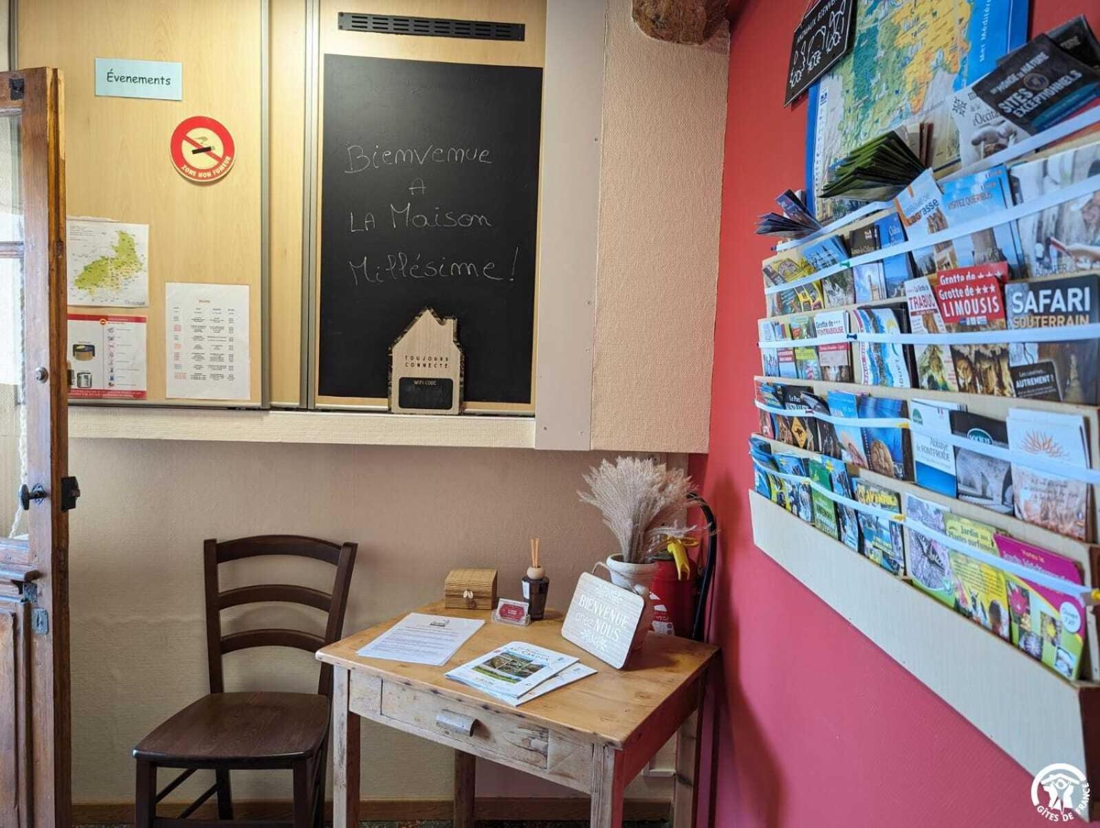 Bed and Breakfast La Maison Millesime La Caunette Екстер'єр фото