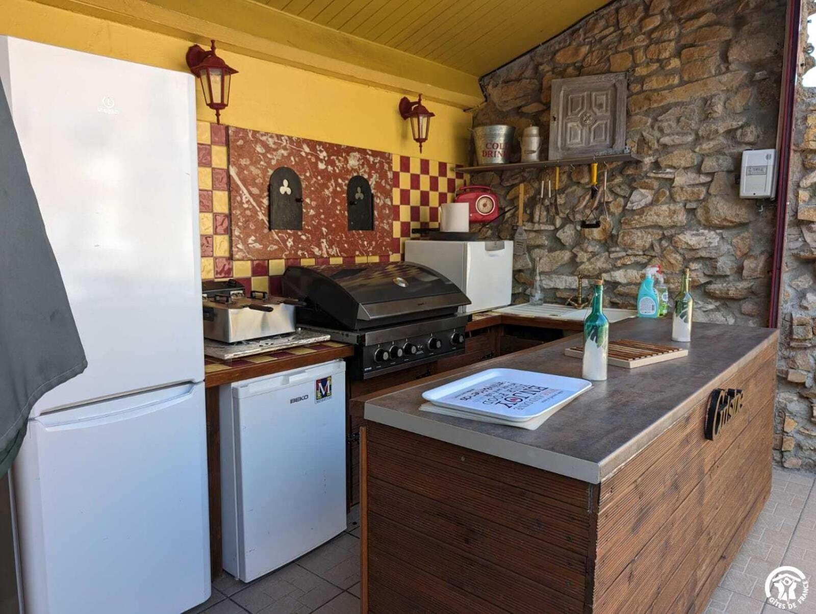 Bed and Breakfast La Maison Millesime La Caunette Екстер'єр фото